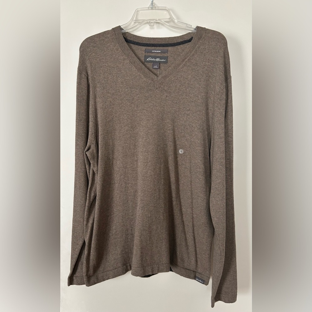 Men’s Eddie Bauer large V-neck sweater NWT